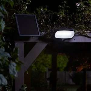 Smart Garden Solar Powered PIR Security Floodlight 500L (1007001)